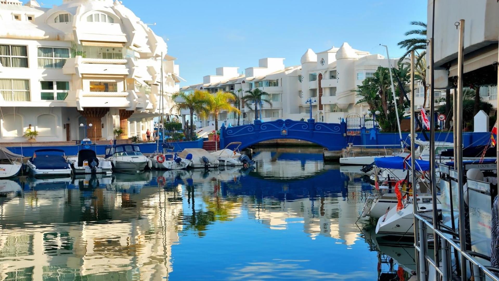 Comfy And Cozy Stay Piscis Benalmadena Bagian luar foto